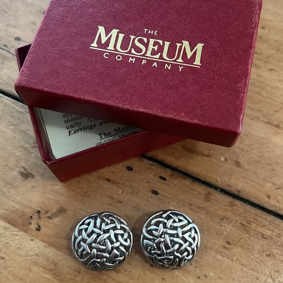 Sterling silver Celtic Knot Clip-on Earings - Picture 4 of 11